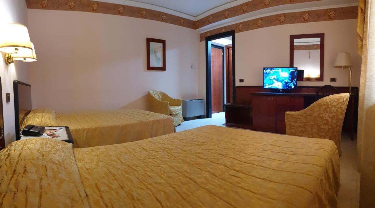 Palahotel Vallenoce Decollatura Eksteriør bilde
